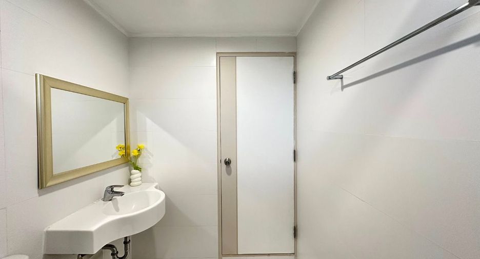 For rent and for sale 1 bed condo 