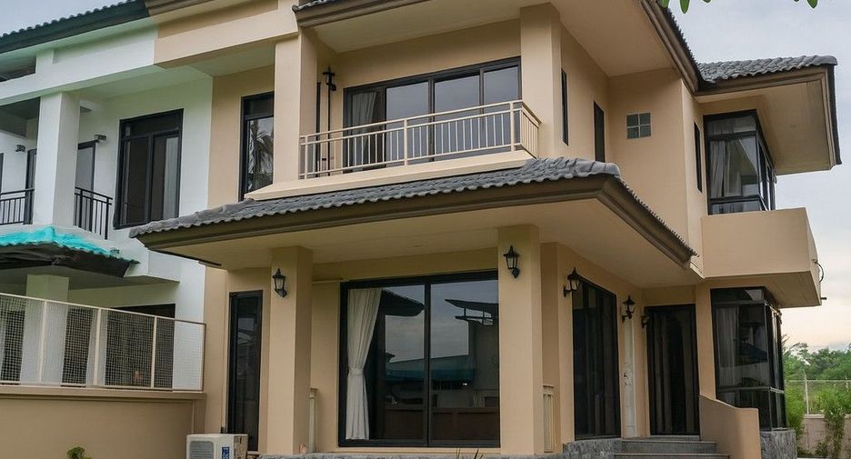 Haus zur Miete mit 3 Zimmer in Sattahip, Chonburi