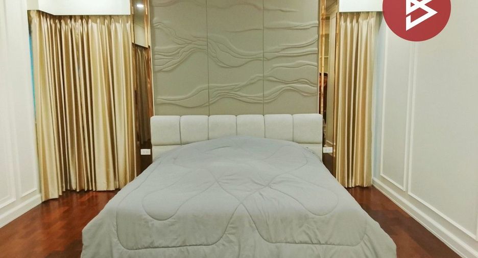 For sale 5 bedrooms house in Taling Chan, Bangkok
