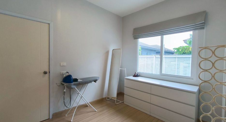 For rent 3 bedrooms townhouse in Bang Phli, Samut Prakan