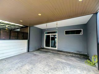 For rent 3 bedrooms townhouse in Bang Phli, Samut Prakan