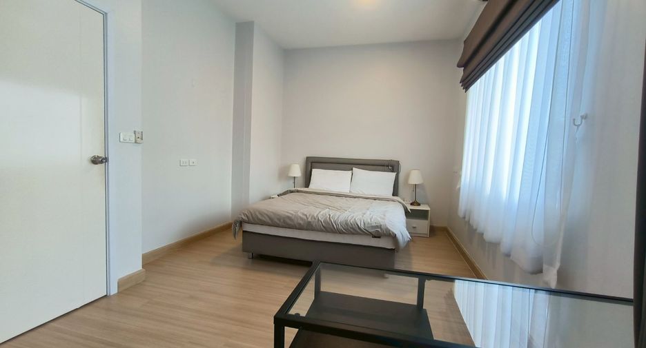 For rent 3 bedrooms townhouse in Bang Phli, Samut Prakan