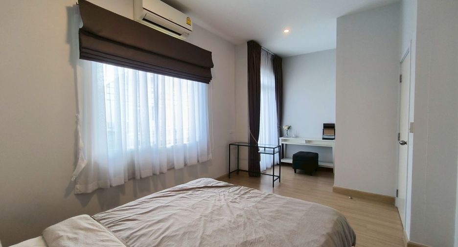 For rent 3 bedrooms townhouse in Bang Phli, Samut Prakan