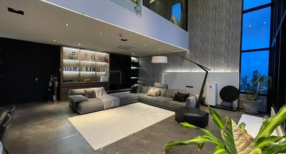 For sale 2 bedrooms condo in Khlong Toei, Bangkok
