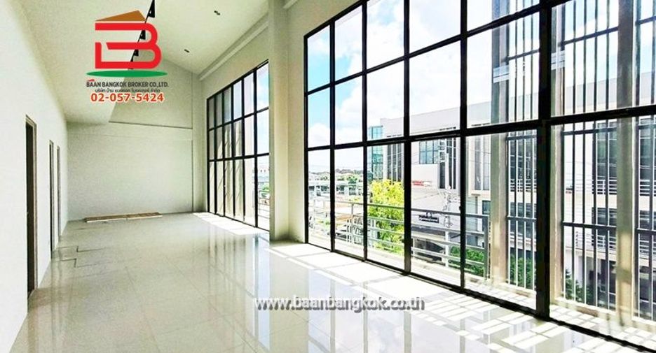 For sale studio townhouse in Lat Krabang, Bangkok