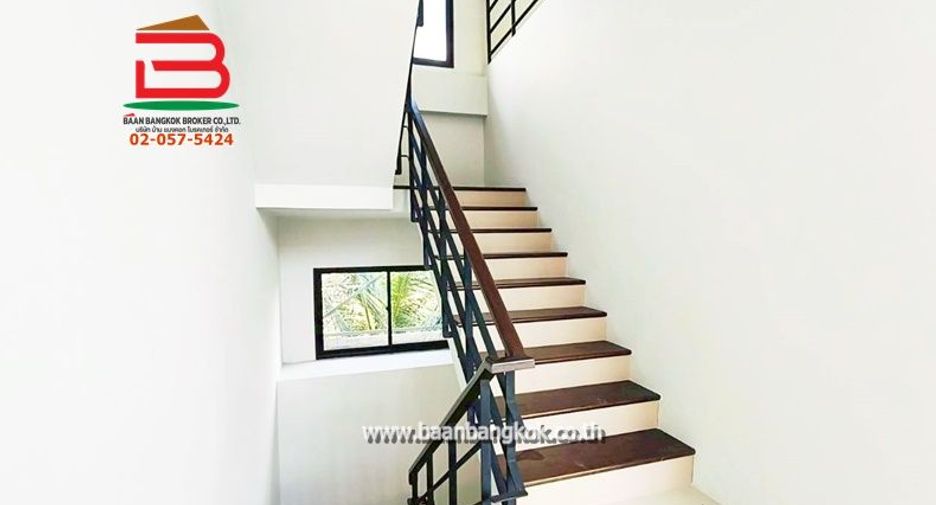 For sale studio townhouse in Lat Krabang, Bangkok