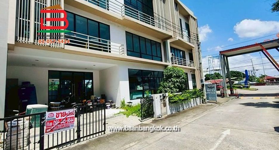 For sale studio townhouse in Lat Krabang, Bangkok