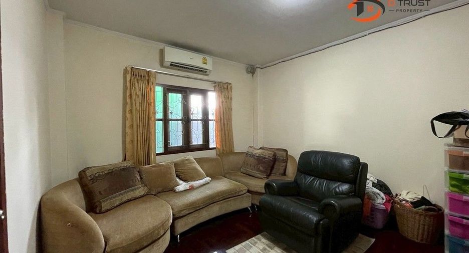 For sale 4 bedrooms house in Mueang Samut Prakan, Samut Prakan