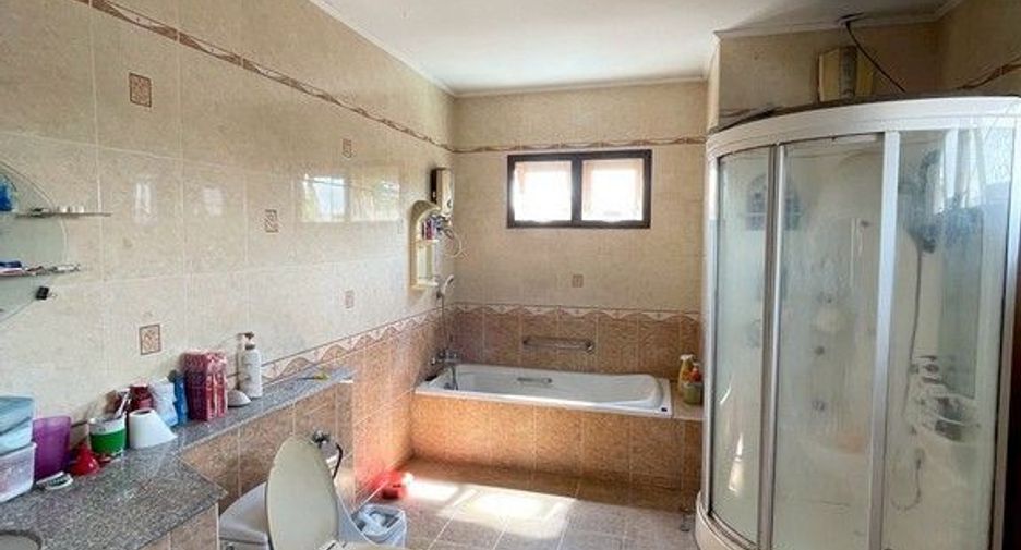 For sale 4 bedrooms house in Mueang Samut Prakan, Samut Prakan