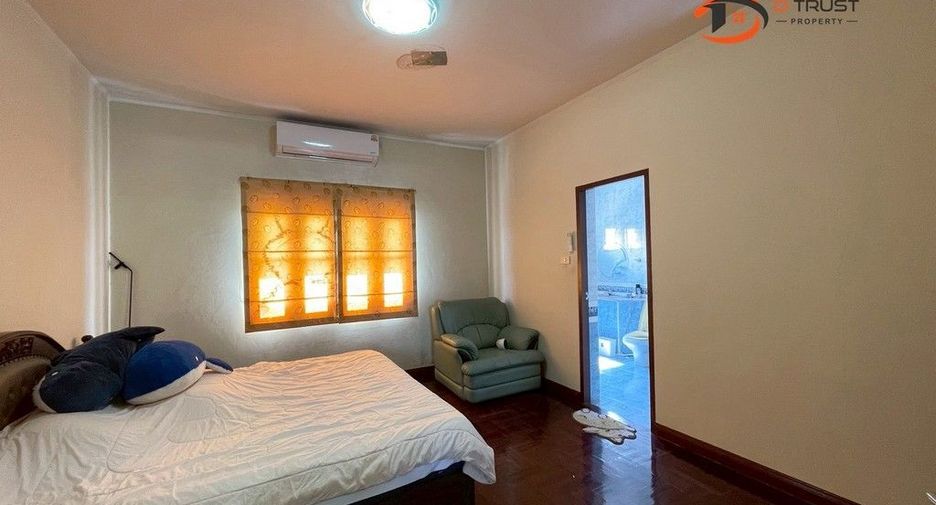 For sale 4 bedrooms house in Mueang Samut Prakan, Samut Prakan