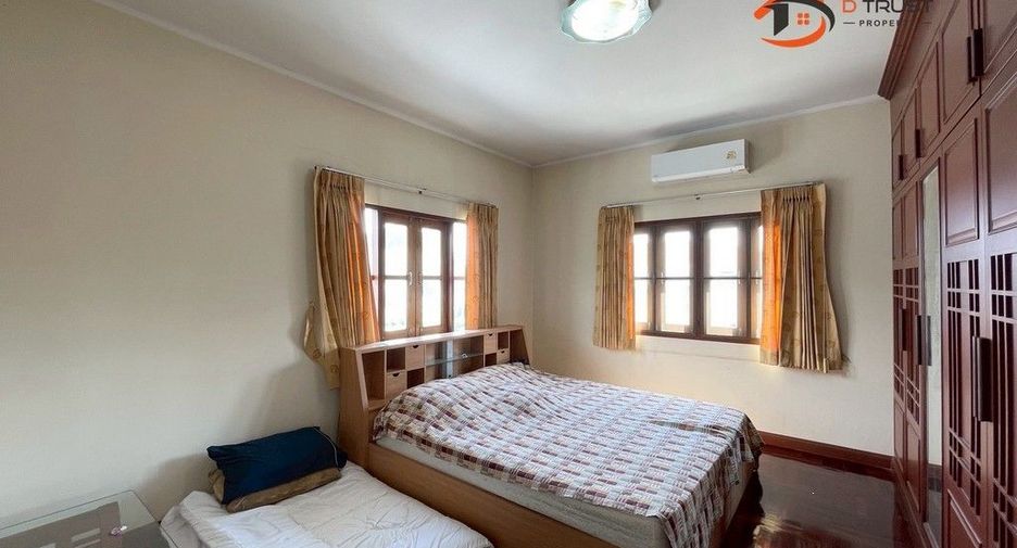 For sale 4 bedrooms house in Mueang Samut Prakan, Samut Prakan