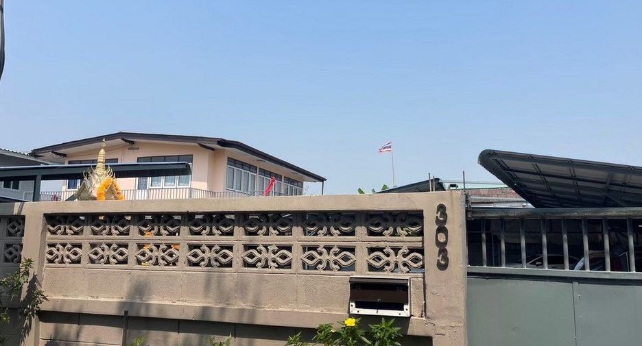 For sale 4 bedrooms house in Mueang Samut Prakan, Samut Prakan