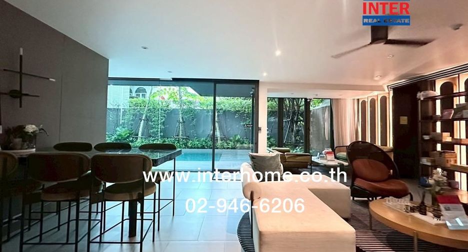 For sale 2 bedrooms condo in Phaya Thai, Bangkok