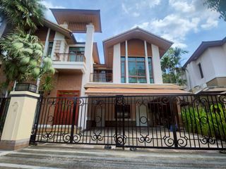 ให้เช่า และ ขาย 4 ห้องนอน บ้านเดี่ยว ใน วัฒนา, กรุงเทพฯ