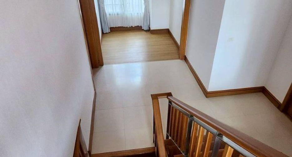 ให้เช่า และ ขาย 4 ห้องนอน บ้านเดี่ยว ใน วัฒนา, กรุงเทพฯ