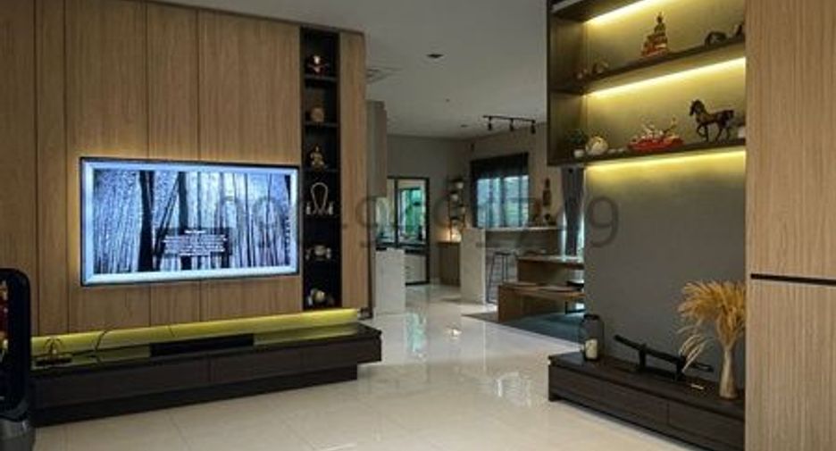 For rent 4 bedrooms house in Mueang Nonthaburi, Nonthaburi