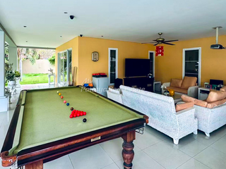 For rent 8 bedrooms villa in Bang Lamung, Chonburi