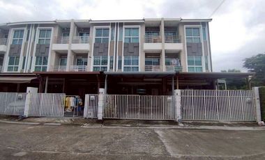 For sale 3 bedrooms townhouse in Suan Luang, Bangkok