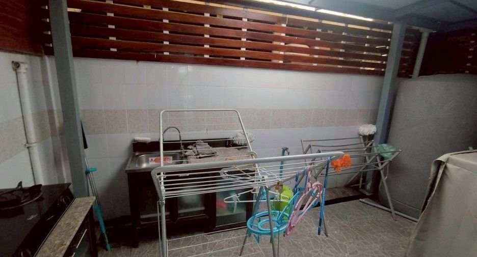 Reihenhaus zum Kauf mit 3 Zimmer in Suan Luang, Bangkok
