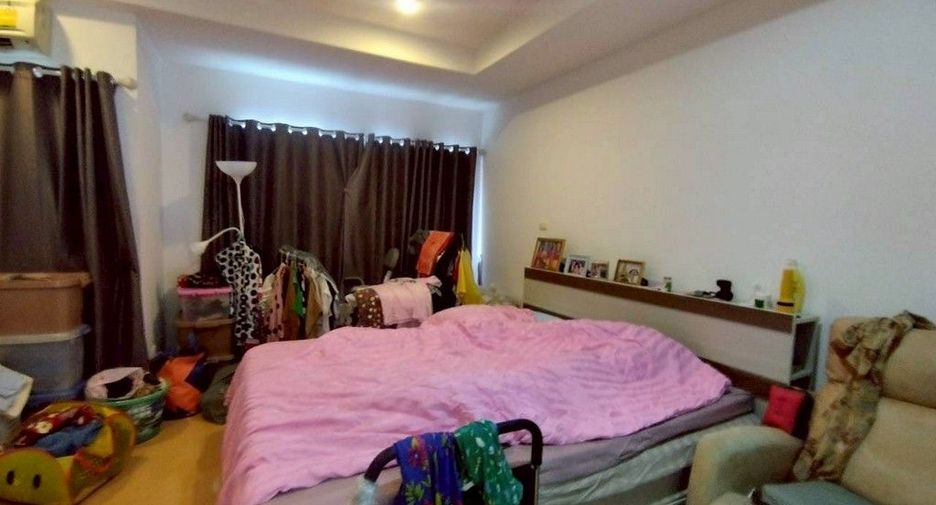 Reihenhaus zum Kauf mit 3 Zimmer in Suan Luang, Bangkok