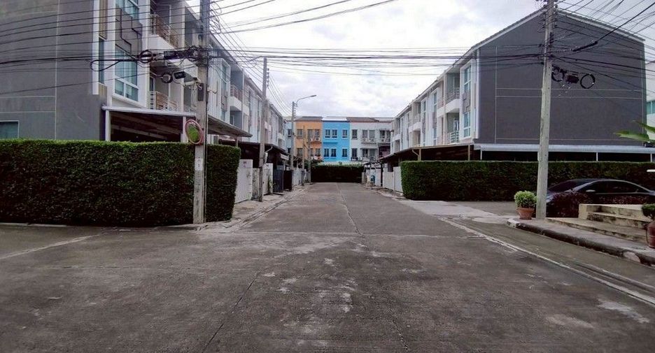 Reihenhaus zum Kauf mit 3 Zimmer in Suan Luang, Bangkok