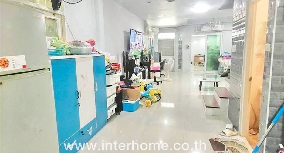 For sale 3 ベッドルーム townhouse in Phasi Charoen, Bangkok