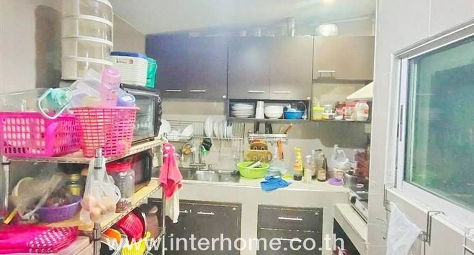 For sale 3 ベッドルーム townhouse in Phasi Charoen, Bangkok