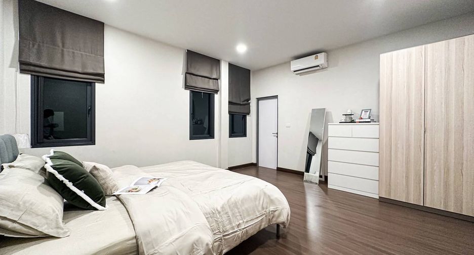 For rent and for sale 4 bedrooms house in Bang Phli, Samut Prakan