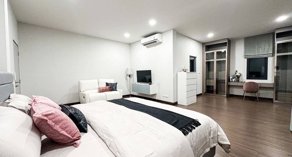 For rent and for sale 4 bedrooms house in Bang Phli, Samut Prakan