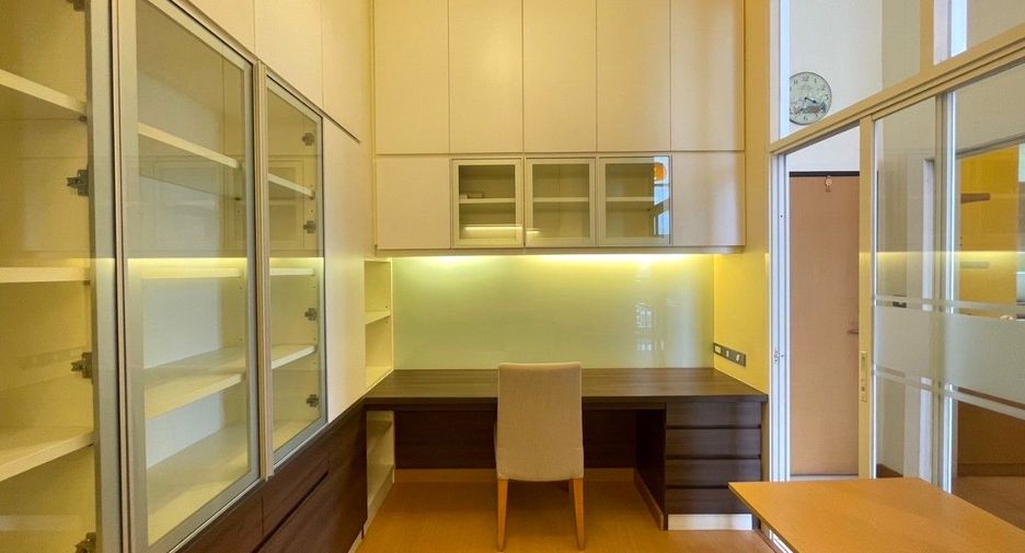 For rent and for sale 3 bedrooms condo in Watthana, Bangkok