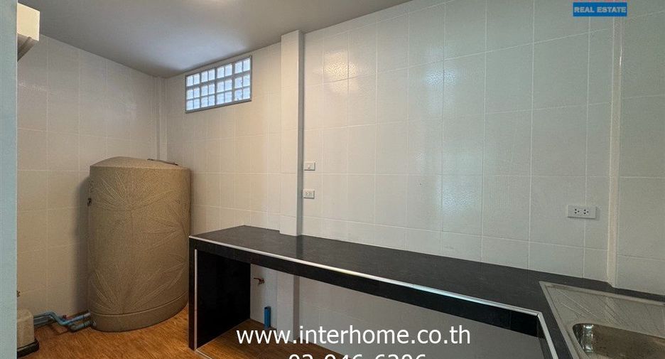 For sale 3 bedrooms townhouse in Bang Khae, Bangkok
