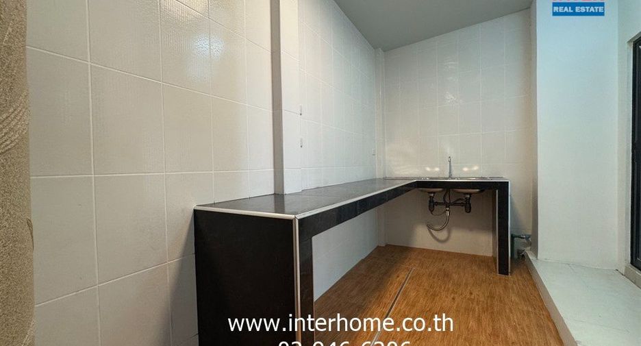 For sale 3 bedrooms townhouse in Bang Khae, Bangkok