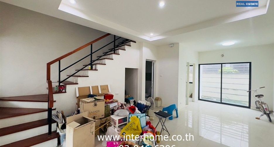For sale 3 bedrooms townhouse in Bang Khae, Bangkok