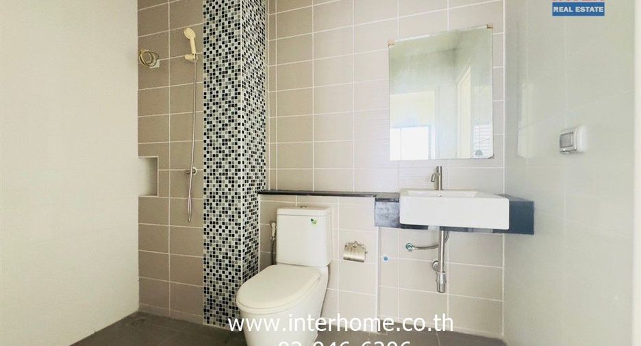 For sale 3 bedrooms townhouse in Bang Khae, Bangkok