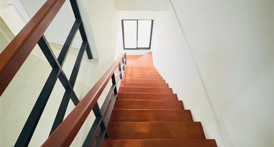 For sale 3 bedrooms townhouse in Bang Khae, Bangkok