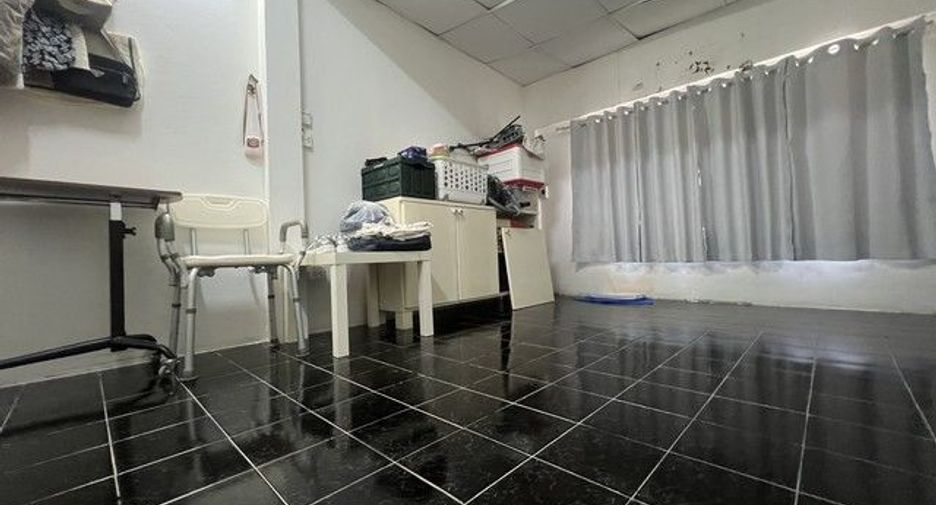 For sale 4 bedrooms house in Bang Na, Bangkok