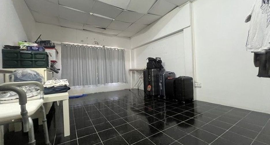 For sale 4 bedrooms house in Bang Na, Bangkok