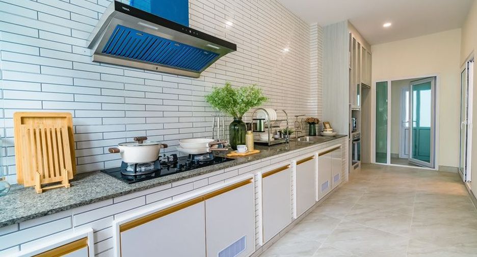 Casa en venta de 5 habitaciones en Bang Lamung, Chonburi