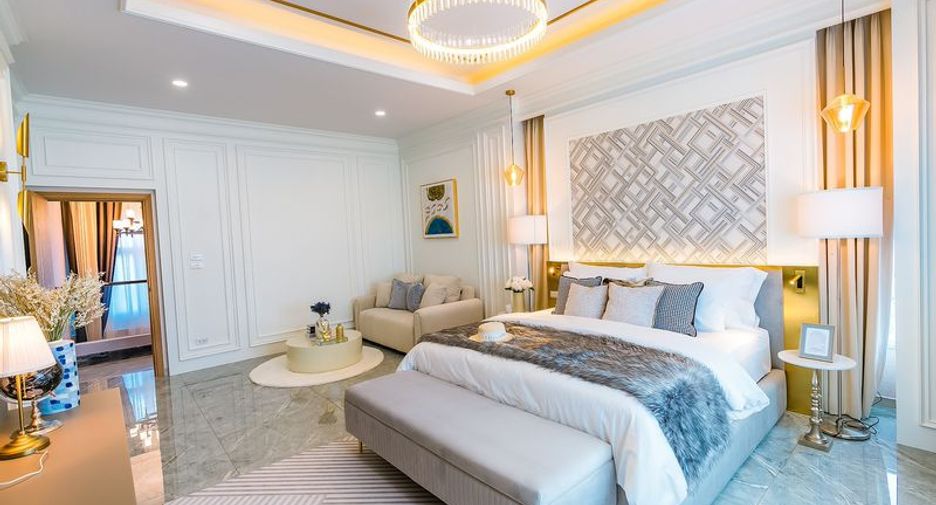 Casa en venta de 5 habitaciones en Bang Lamung, Chonburi
