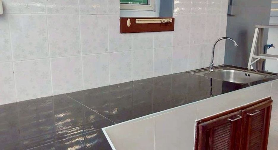 For sale 3 bedrooms house in Si Racha, Chonburi