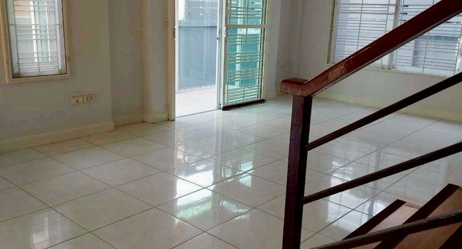 For sale 3 bedrooms house in Si Racha, Chonburi