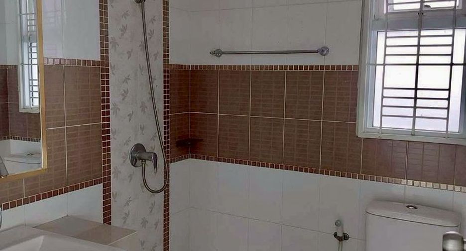 For sale 3 bedrooms house in Si Racha, Chonburi