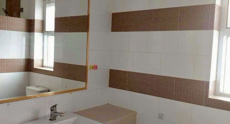 For sale 3 bedrooms house in Si Racha, Chonburi