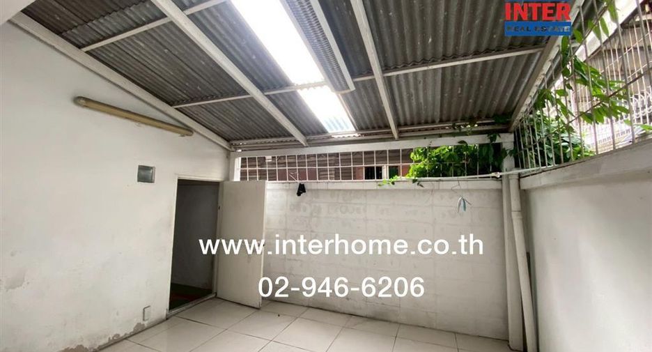 For sale retail Space in Bangkok Noi, Bangkok