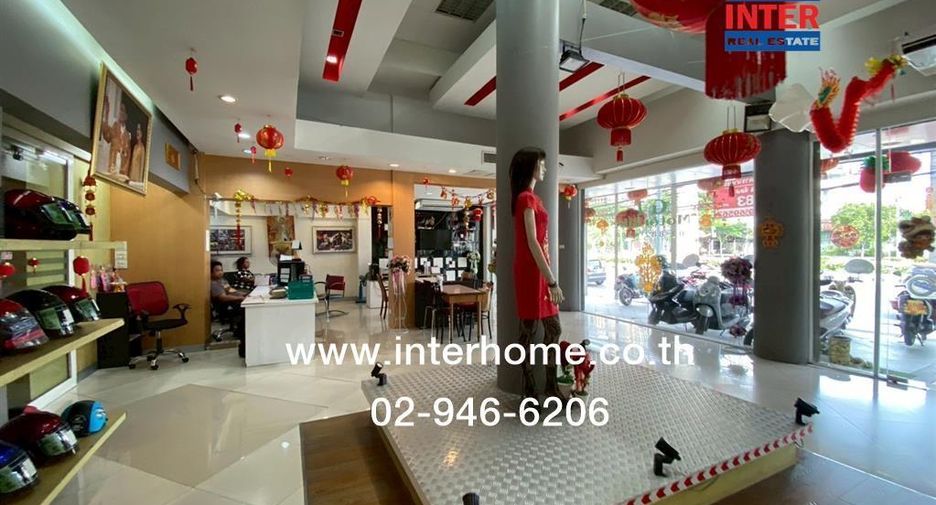 For sale retail Space in Bangkok Noi, Bangkok