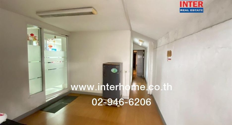For sale retail Space in Bangkok Noi, Bangkok