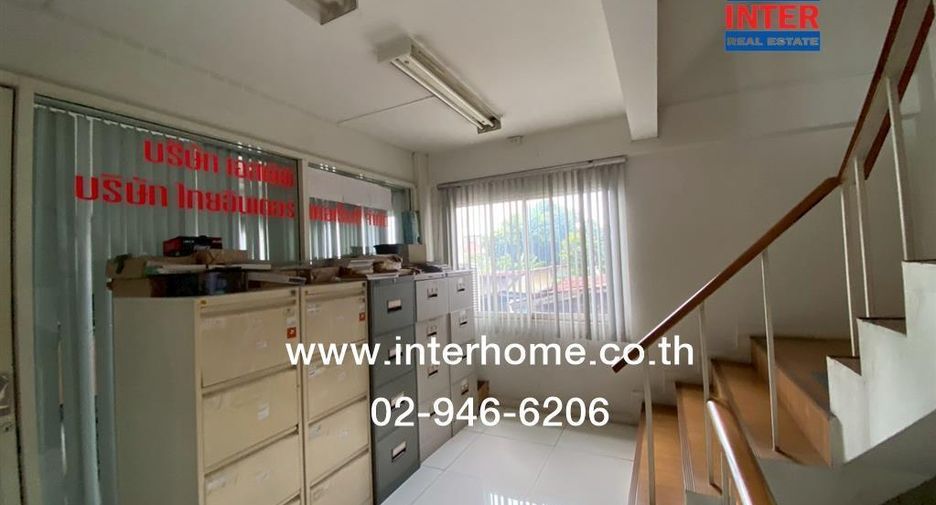 For sale retail Space in Bangkok Noi, Bangkok