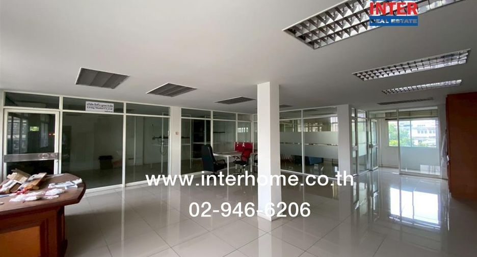 For sale retail Space in Bangkok Noi, Bangkok