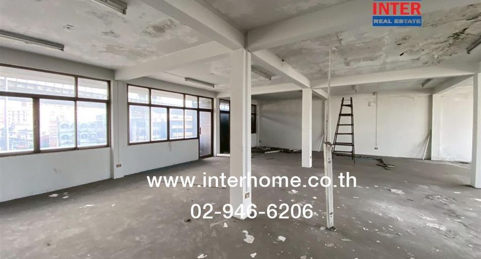 For sale retail Space in Bangkok Noi, Bangkok
