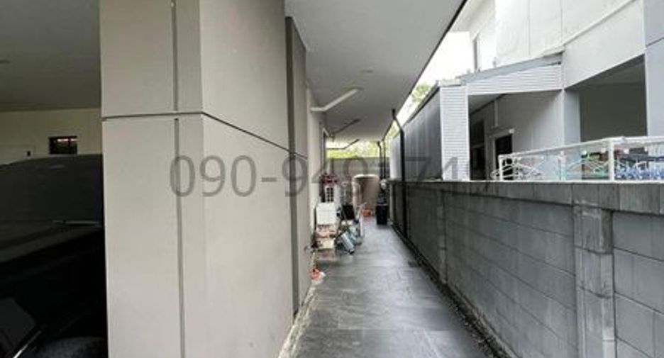 For rent 5 bedrooms house in Mueang Nonthaburi, Nonthaburi